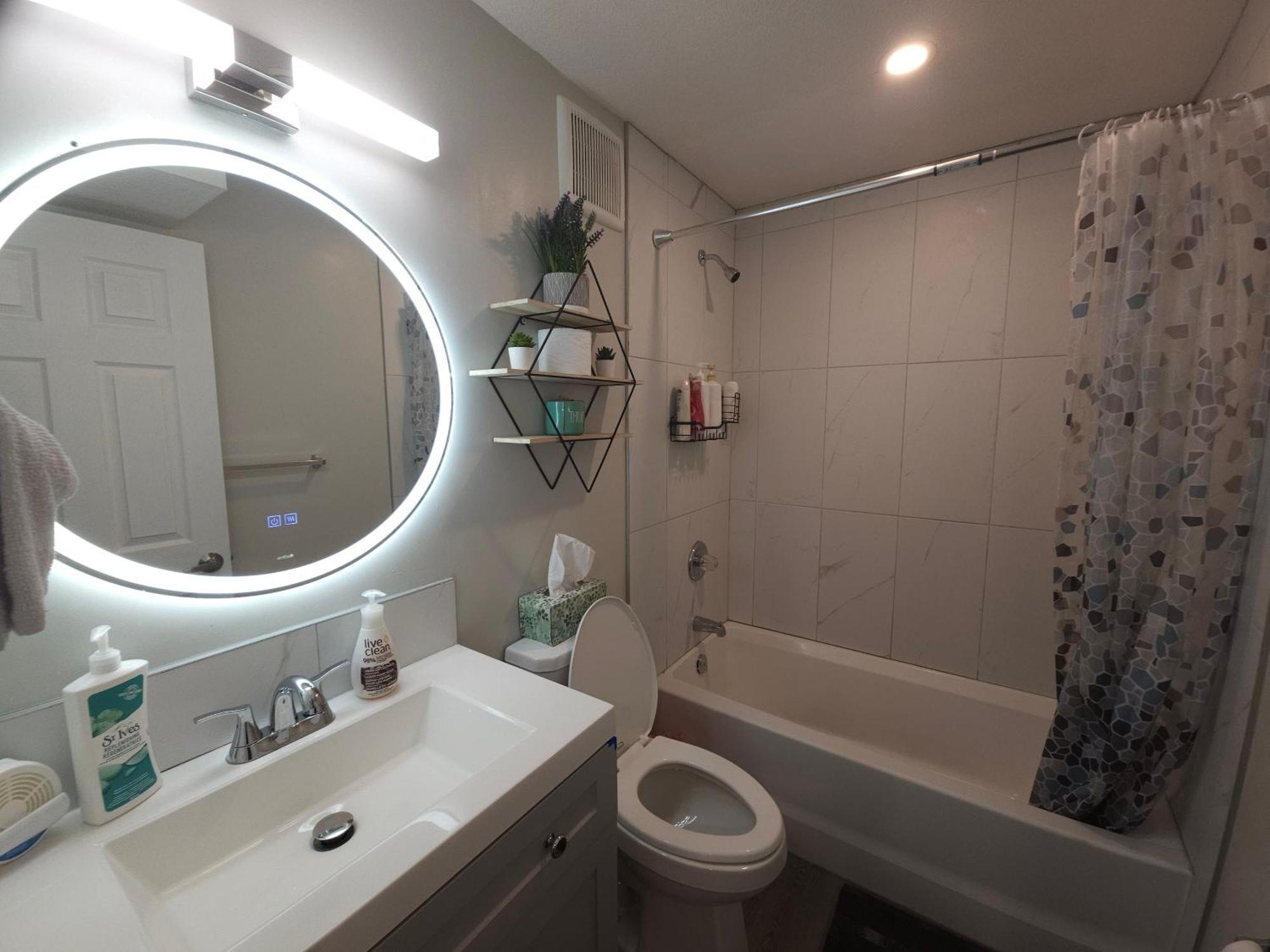 Cozy 2 Bedroom Suite, Queen Beds, Near The Airport Edmonton Exterior photo